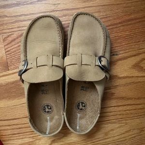 Birkenstock Buckley Shoes in Latte Cream